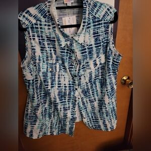 LuLaRoe Blue and White Patterned Blouse